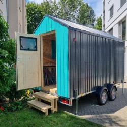 Self-built house on wheels